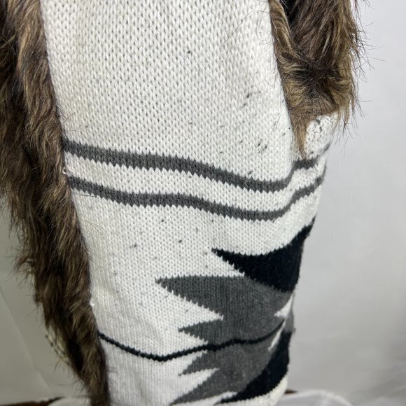 Faux Fur Sweater Vest M Reversible White Gray Tribal Aztec Southwestern Brown Us - Picture 9 of 12